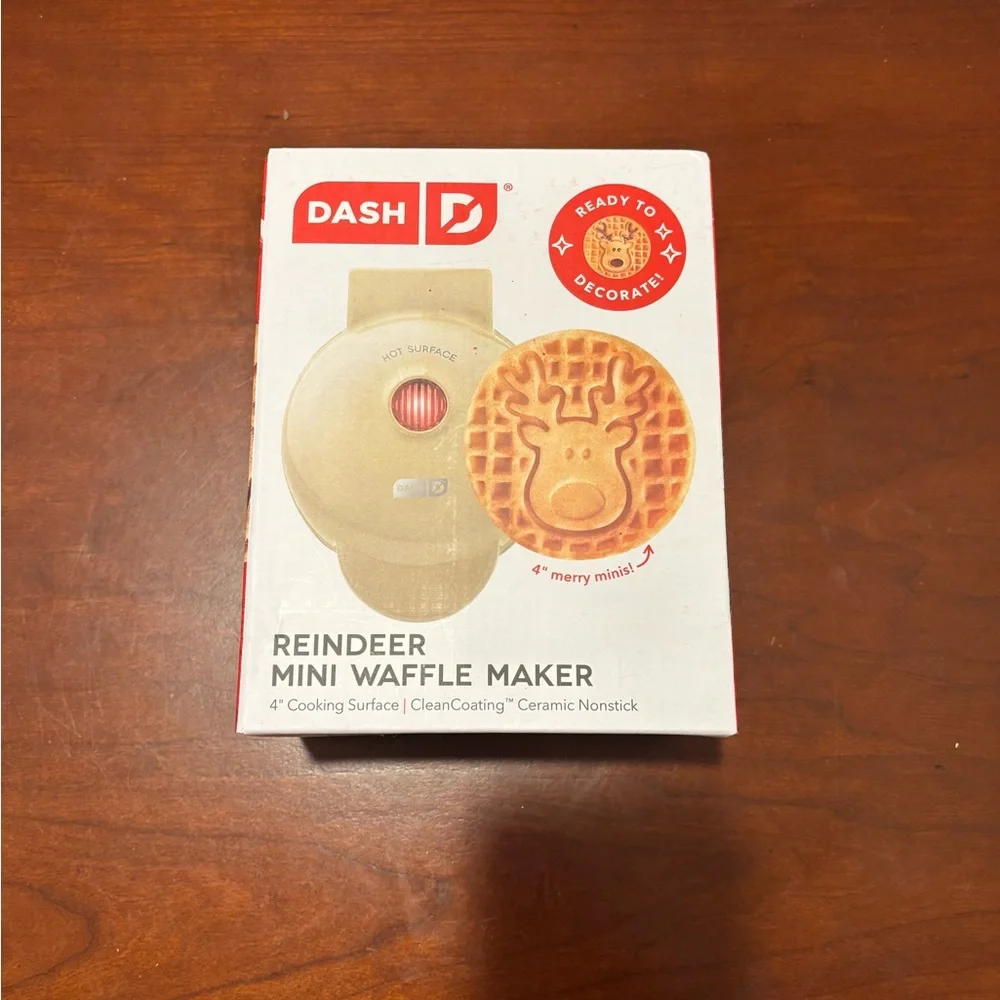 Dash Reindeer Mini 4 inch Waffle Maker New in Box